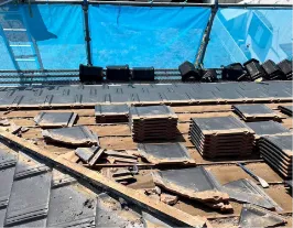 古い屋根材の撤去