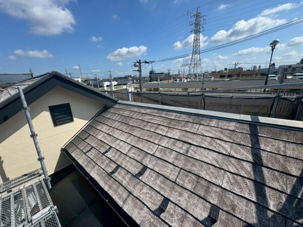 さいたま市北区にて屋根修理〈築20年戸建てスーパーガルテクトへのカバー工法〉の施工前写真