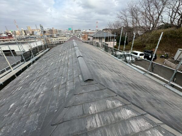 さいたま市西区にて屋根修理〈アパート屋根のカバー工法〉の施工前写真