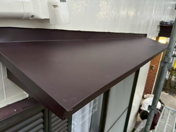 さいたま市北区にて屋根修理〈トタン屋根の板金カバー・軒天補修〉の施工後写真