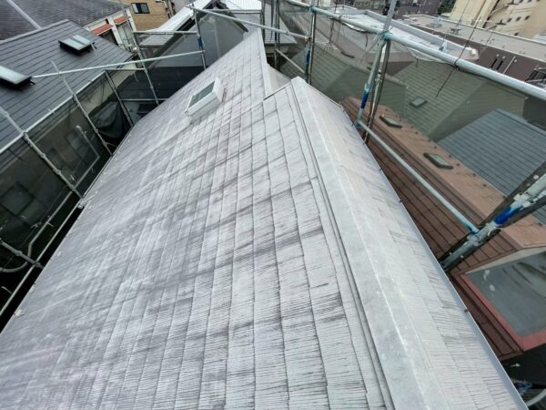 さいたま市西区にて雨漏り修理〈カバー工法＋下屋葺き替え工事〉の施工前写真