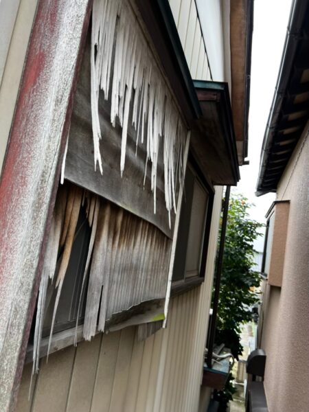 さいたま市西区にて雨漏り修理〈店舗の雨漏り修繕工事〉の施工前写真