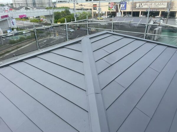 さいたま市西区にて屋根修理〈スーパーガルテクトへのカバー工法〉の施工後写真